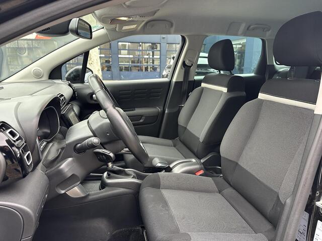 Citroen C3 Aircross 1.2 Turbo 110 PK Shine Automaat | Compacte auto met Hoge Zit | Trekhaak | Navigatie | Cruise Control | Climate Control | Parkeersensoren | Camera | Keyless Entry | Draadloze Telefoonlader | Hi-Fi Systeem | Dode Hoek Signalering | Lichtmetalen Vel