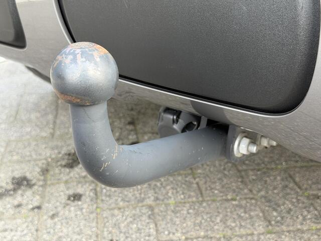 Citroen C3 Aircross Shine 1.2 PureTech 110PK EAT6 Automaat Achteruitrijcamera, Trekhaak, Stoelverwarming, Apple CarPlay, Android Auto