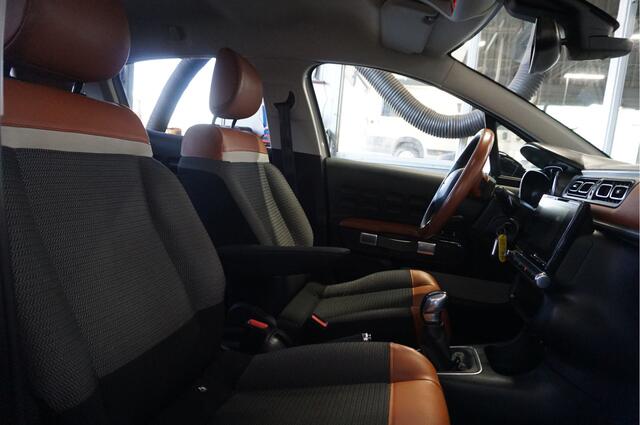 Citroen C3 1.2 PureTech 110pk Shine + Navi/ Carplay/ Camera/ 17inch/ Schitterend/ Garantie!