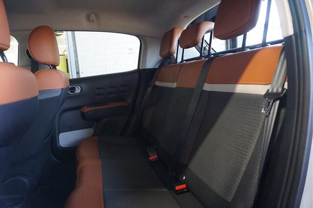 Citroen C3 1.2 PureTech 110pk Shine + Navi/ Carplay/ Camera/ 17inch/ Schitterend/ Garantie!