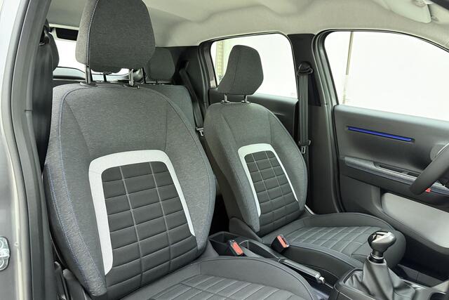 Citroen C3 1.2 Turbo 100pk Plus | Navigatie via carplay | Airco | Dakrails | DAB Radio | Cruise control | Parkeersensoren achter | LED Verlichting