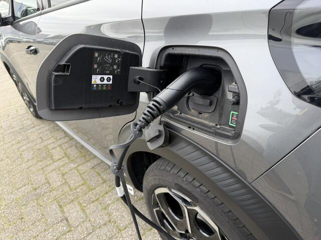 Citroen C3 Ë-C3 Max 113pk 44 kWh 100% Elektrisch * Navigatie * Climate & Cruise Control * Supermooi * L.M. Velgen * Achteruitrij Camera * Vingerhoets; Vierde Generatie Eersteklas Service. Al meer dan 100 jaar een begrip in de Brabantse Kempen.