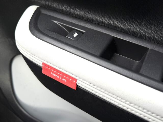 Citroen C3 Ë-C3 Max 113pk 44 kWh 100% Elektrisch * Navigatie * Climate & Cruise Control * Supermooi * L.M. Velgen * Achteruitrij Camera * Vingerhoets; Vierde Generatie Eersteklas Service. Al meer dan 100 jaar een begrip in de Brabantse Kempen.