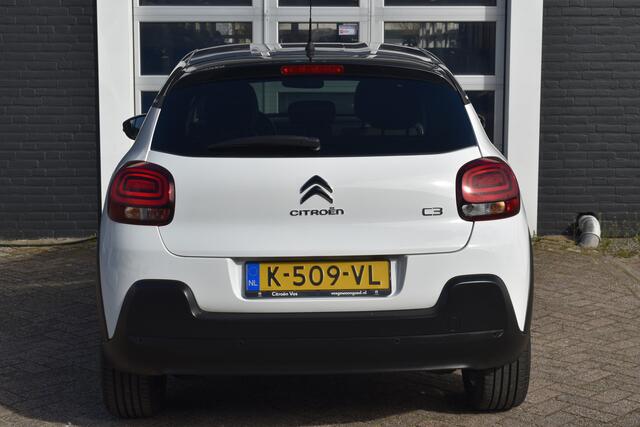Citroen C3 PureTech 82 Shine | Navigatie | Achteruitrijcamera | Airconditioning ECC | Carplay & Android auto | Lichtmetalen velgen | Advanced Comfortstoelen | Isofix Bevestigingspunten | Zeer Compleet!!