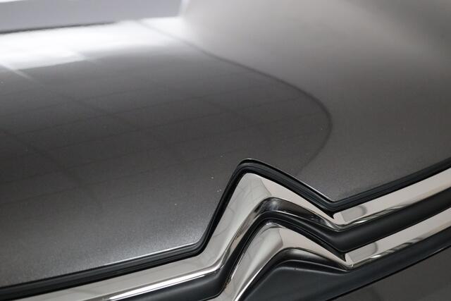 Citroen C3 Aircross PT 110 C-Series 16" velgen | Navi | Parkeersensoren