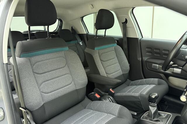 Citroen C3 1.2 82pk Feel | Parkeersensoren achter | Apple Carplay/Android Auto | Armsteun voor | Getint glas achter | Zwart dak