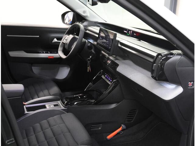Citroen C3 Ë-C3 Aircross Max 113PK 44 kWh | 1ste eigenaar | AppleCarPlay/AndroidAuto | Navigatie | Cruise Control | Climate Control | Armsteun | Parkeersensoren | DAB Radio | LED | Two-tone | Isofix | Privacy Glass | Parkeersensoren |