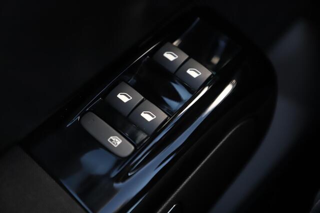 Citroen C3 1.2 PureTech C-Series Navigatie Carplay Android Climate Cruise Control All-season banden!