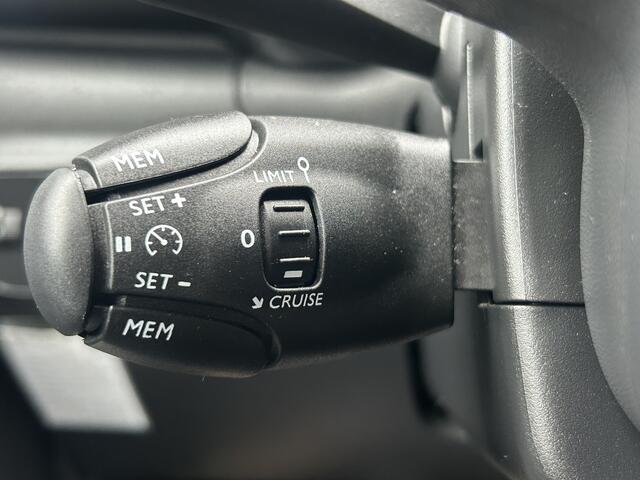 Citroen C3 BWJ 10-2021 | 1.2PT 83PK Feel | CLIMA | NAVI | PDC | CRUISE | TWO TONE | CARPLAY | LMV |