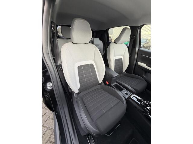 Citroen C3 Ë-C3 Max 113pk Comfort Range 44 kWh (Camera - Navigatie - Automatische Airco - Apple Carplay - LED - 17")