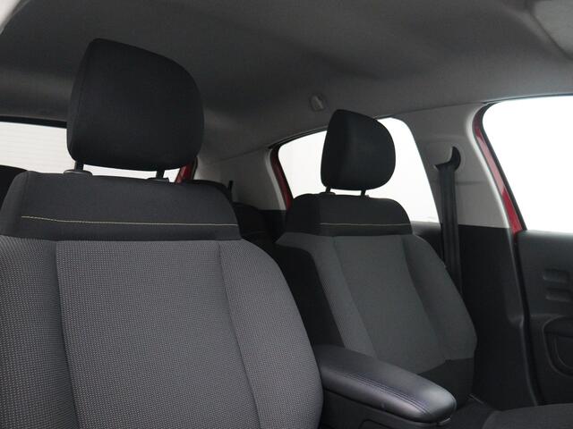 Citroen C3 PureTech 110pk Shine | Rijklaar | Trekhaak | Apple Carplay | 17" lichtmetaal |