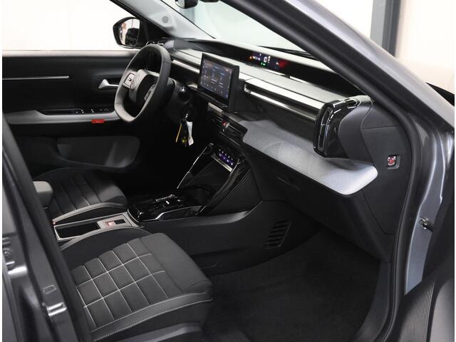 Citroen C3 Ë-C3 Max 113pk Comfort Range 44 kWh | Camera | Comfort Stoelen | Navigatie | ClimateControl | CruiseControl | AppleCarPlay/AndroidAuto | Armsteun |