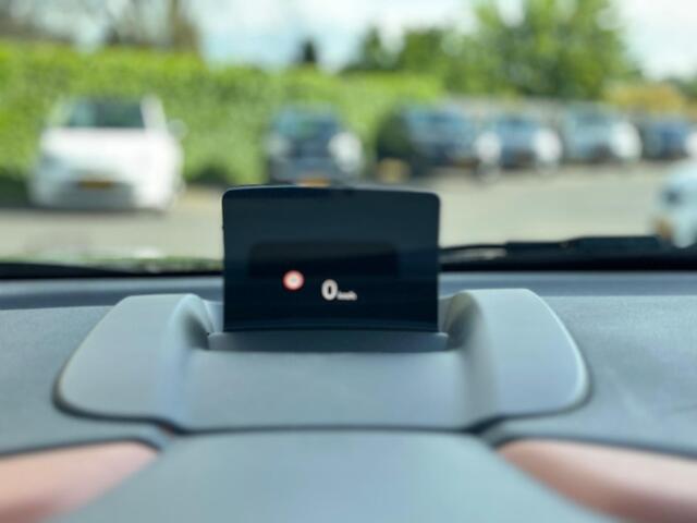 Citroen C3 Aircross 1.2 S&S Shine Automaat, Camera, CarPlay, Cruise, Trekhaak, Head-Up, PDC