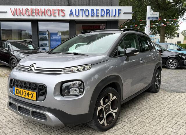 Citroen C3 Aircross 110 Pk Benzine * Zeer luxe * Hoge Zit * * Open Schuifdak * Navigatie * Start Button * Climate & Cruise Control * L.M. Velgen * DAB Radio * Vingerhoets; Vierde Generatie Eersteklas Service. Al meer dan 100 jaar een begrip in de Brabantse Kempen