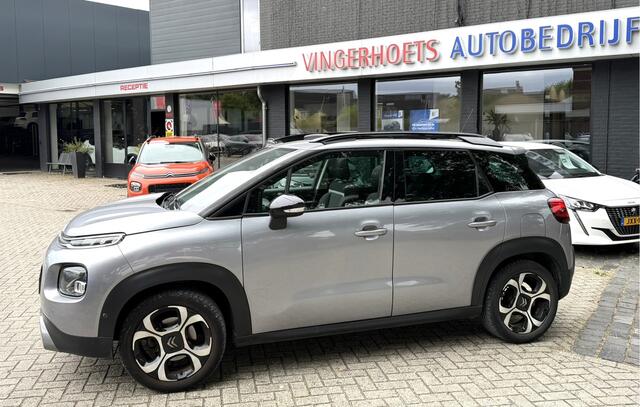 Citroen C3 Aircross 110 Pk Benzine * Zeer luxe * Hoge Zit * * Open Schuifdak * Navigatie * Start Button * Climate & Cruise Control * L.M. Velgen * DAB Radio * Vingerhoets; Vierde Generatie Eersteklas Service. Al meer dan 100 jaar een begrip in de Brabantse Kempen