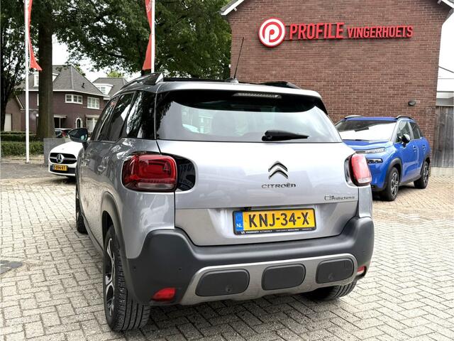 Citroen C3 Aircross 110 Pk Benzine * Zeer luxe * Hoge Zit * * Open Schuifdak * Navigatie * Start Button * Climate & Cruise Control * L.M. Velgen * DAB Radio * Vingerhoets; Vierde Generatie Eersteklas Service. Al meer dan 100 jaar een begrip in de Brabantse Kempen