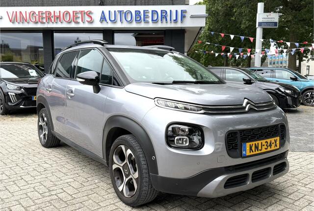 Citroen C3 Aircross 110 Pk Benzine * Zeer luxe * Hoge Zit * * Open Schuifdak * Navigatie * Start Button * Climate & Cruise Control * L.M. Velgen * DAB Radio * Vingerhoets; Vierde Generatie Eersteklas Service. Al meer dan 100 jaar een begrip in de Brabantse Kempen