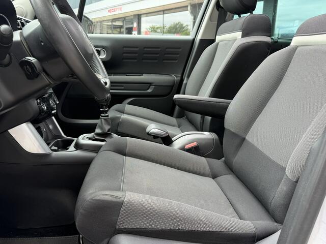 Citroen C3 Aircross 110 Pk Benzine * Zeer luxe * Hoge Zit * * Open Schuifdak * Navigatie * Start Button * Climate & Cruise Control * L.M. Velgen * DAB Radio * Vingerhoets; Vierde Generatie Eersteklas Service. Al meer dan 100 jaar een begrip in de Brabantse Kempen