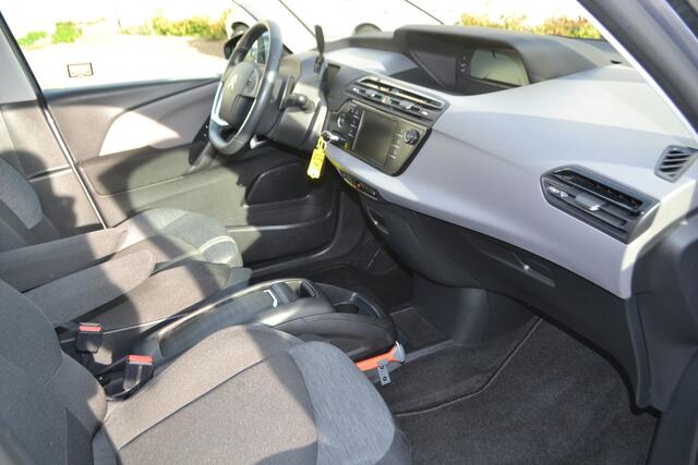 Citroen C4 SpaceTourer 130 AUTOMAAT | SELECTION | LAGE KM.ST.! | PDC A. + CAMERA | NAV. | BLUETOOTH | |
