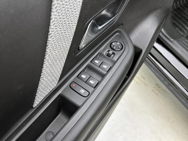 Citroen C4 130pk Shine | Rijklaar | Panorama dak | Head-up display | Navi |
