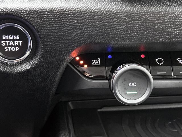 Citroen C4 X 130 PK Automaat Shine | Rijklaar | Lederen bekleding | Stoelverwarming | Head-up Display |