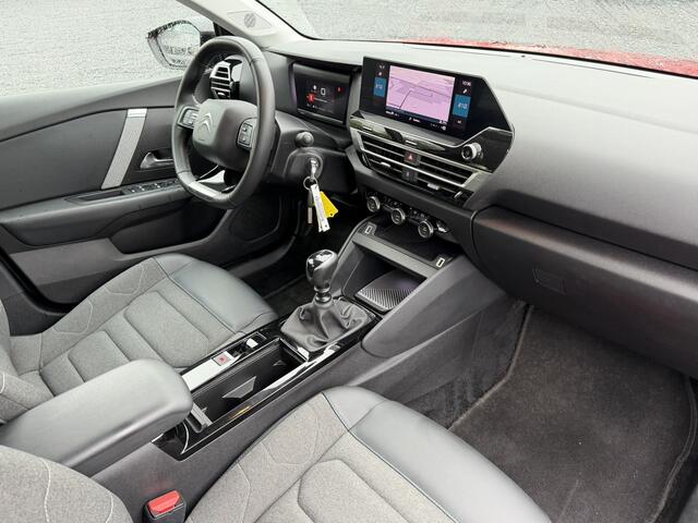 Citroen C4 Benzine 130 Pk *** Hele Mooie *** * Navigatie * Achteruitrij Camera * Climate & Cruise Control * Apple Carplay / Android Auto * Vingerhoets; Vierde Generatie Eersteklas Service. Al meer dan 100 jaar een begrip in de Brabantse Kempen.