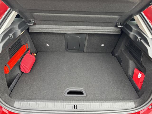 Citroen C4 1.2 Hybrid 136 Max Automaat Leder / Full LED / Carplay