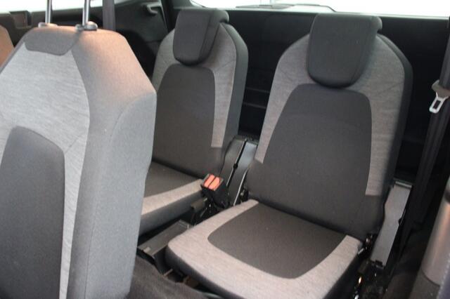 Citroen C4 1.2 PureTech Feel 7 Persoons - Carplay, Cruise, Keyless, Trekhaak