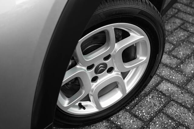 Citroen C4 CACTUS 1.2 PureTech 110 PK Business | 4 seizoensbanden | NAVI | parkeersensoren achter |