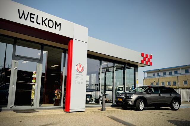 Citroen C4 CACTUS 1.2 110PK Shine | CAMERA | TREKHAAK | CLIMA