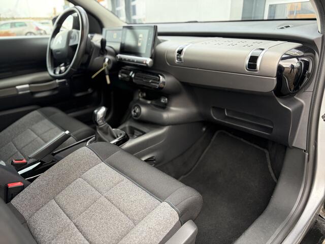 Citroen C4 CACTUS 1.2 PureTech Business 110pk | Apple Carplay/Android Auto | Achteruitrijcamera | Cruise Control | Dab | Navigatiesysteem full map | Parkeersensor achter | Trekhaak | Zeer nette auto!