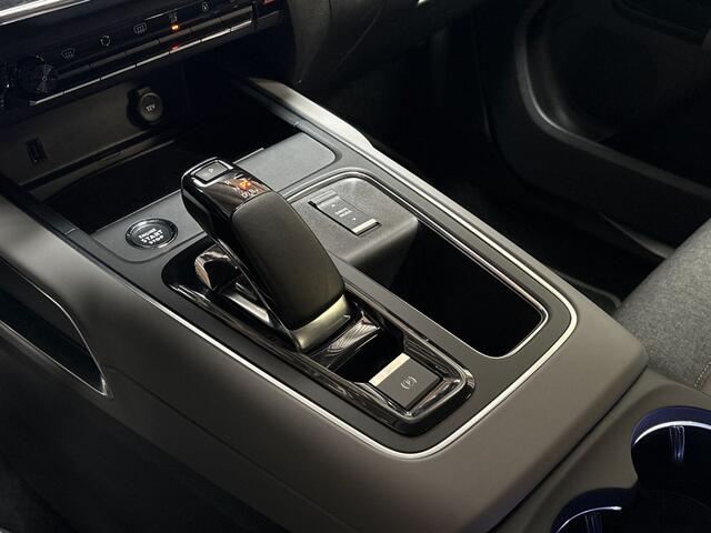 Citroen C5 Aircross 1.6 Plug-in Hybrid 225 Deluxe 225Pk Automaat (APPLE CARPLAY, GROOT NAVI, LEDER, 360 CAMERA, ADAPTIVE CRUISE, SPORTSTOELEN, GETINT GLAS, TREKHAAK, NIEUWSTAAT)