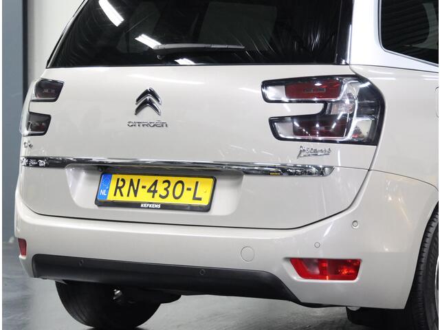 Citroen GRAND C4 PICASSO 1.2 130PK Shine | 1ste eigenaar | Trekhaak | Camera | 7 persoons | Armsteun | Cruise Control | Climate Control | Navigatie | AUTOMAAT | Stoelmassage | Isofix | Privacy Glass |