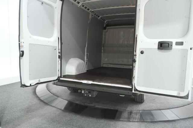 Citroen JUMPER 2.2 BlueHDi 120 L2H2 3.0t | Trekhaak | Betimmering Laadruimte | Apple Carplay | Parkeersensoren