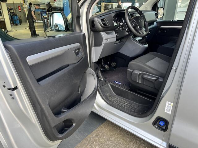 Citroen JUMPY 2.0 HDI 120 DC XL Marge BTW en BPM vrij!! Airco Cruise controle Trekhaak 2500kg Navigatiesysteem 5-Persoons Parkeerhulp achter Apple carplay 1e eigenaar Euro 6 Bpm en Btw vrij voor particulier gebruik !!