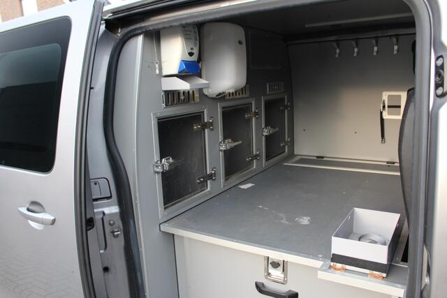 Citroen JUMPY 2.0 BlueHDI 180PK E6 Automaat M Club L2 Export price ¤10.900,- // Dog transport