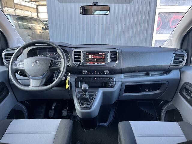 Citroen JUMPY 1.5 BlueHDi XL Marge BTW en BPM vrij!! Airco Cruise controle Trekhaak 2500kg Navigatiesysteem Personenvervoer 8-Persoons Parkeerhulp achter Apple carplay 1e eigenaar Euro 6 Bpm en Btw vrij voor particulier