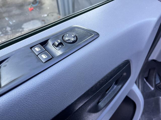 Citroen JUMPY 1.5 BlueHDi XL Marge BTW en BPM vrij!! Airco Cruise controle Trekhaak 2500kg Navigatiesysteem Personenvervoer 8-Persoons Parkeerhulp achter Apple carplay 1e eigenaar Euro 6 Bpm en Btw vrij voor particulier