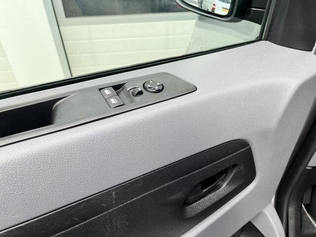 Citroen JUMPY 1.5 BlueHDi XL Marge BTW en BPM vrij!! Airco Cruise controle Trekhaak 2500kg Navigatiesysteem Personenvervoer 8-Persoons Parkeerhulp achter Apple carplay 1e eigenaar Euro 6 Bpm en Btw vrij voor particulier