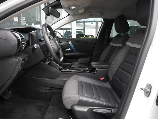 Citroen ë-C4 Shine 50 kWh | Keyless entry en start | 18 inch lichtmetalen velgen | Achteruitrijcamera | Adaptive cruise control | Head up display | Climate control | Extra getint glas