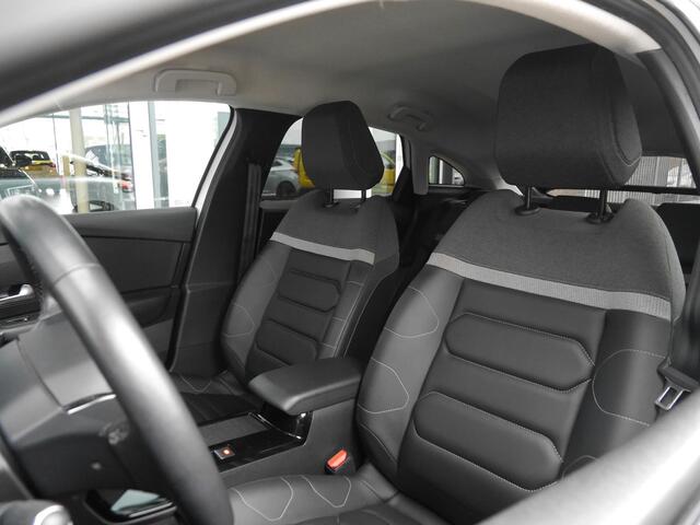 Citroen ë-C4 Shine 50 kWh | Keyless entry en start | 18 inch lichtmetalen velgen | Achteruitrijcamera | Adaptive cruise control | Head up display | Climate control | Extra getint glas