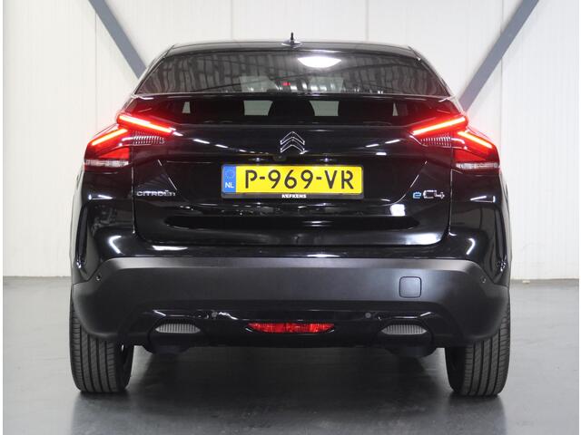Citroen ë-C4 Shine 50 kWh 136PK | Head-Up Display | Adaptive Cruise Control | Camera | Keyless | AppleCarPlay/AndroidAuto | Navigatie | Stoel/stuur/Voorruitverwarmd | Stoef/Lederenbekleding | Isofix | Privacy Glass | Parkeersensoren |