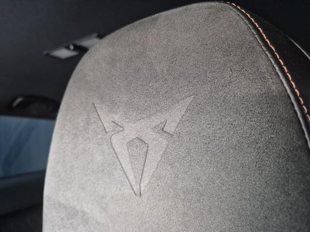 Cupra Ateca 2.0 TSI 4DRIVE 300pk | Kuipstoelen | 360 camera| Trekhaak | Virtual | Carplay | 19 inch