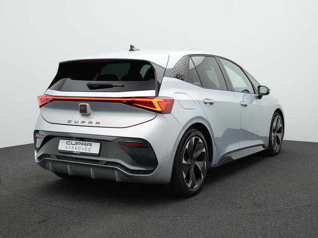 Cupra Born Performance 82 kWh 231 pk eBoost | Achteruitrijcamera | Navigatie | Stuur verwarmd