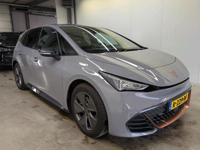 Cupra Born Business 62 kWh Auto. Navigatie Apple Carplay/ Android Auto Camera Parkeersensoren Adaptive Cruise Control Stoel- en stuurverwarming Full Led Climate Control Lichtmetalen velgen