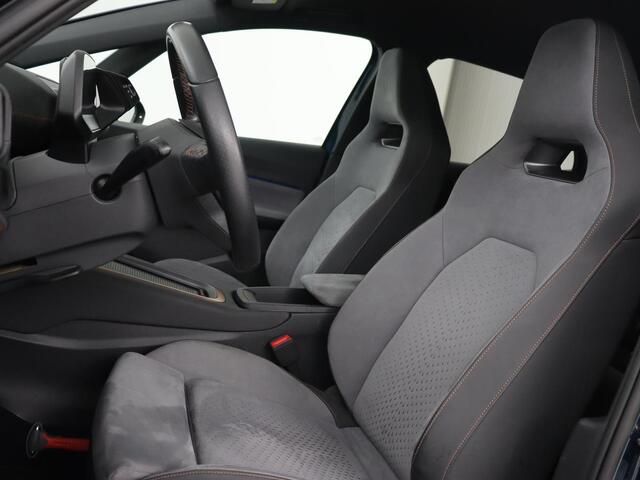 Cupra Born Performance One 62 kWh | Stoel & stuurverwarming | Massage | Camera | Adaptive cruise | Carplay | Keyless | Navigatie