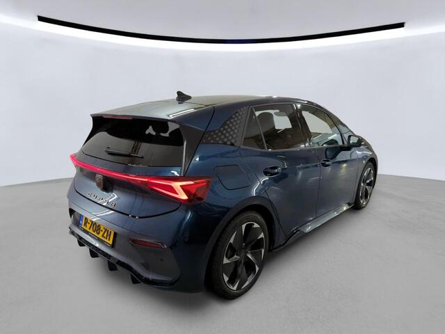 Cupra Born Essential 62 kWh 204PK / Navigatie / App-connect / Cruise control / Parkeersensoren V+A / 19'' LMV