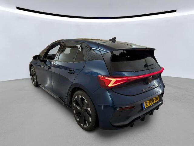 Cupra Born Essential 62 kWh 204PK / Navigatie / App-connect / Cruise control / Parkeersensoren V+A / 19'' LMV