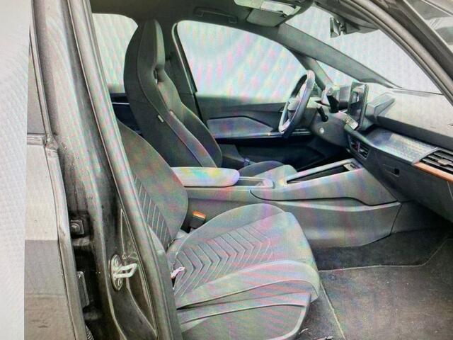 Cupra Born BWJ 2022 62 KWh Business Plus 204 PK NEIUWE BINNEN