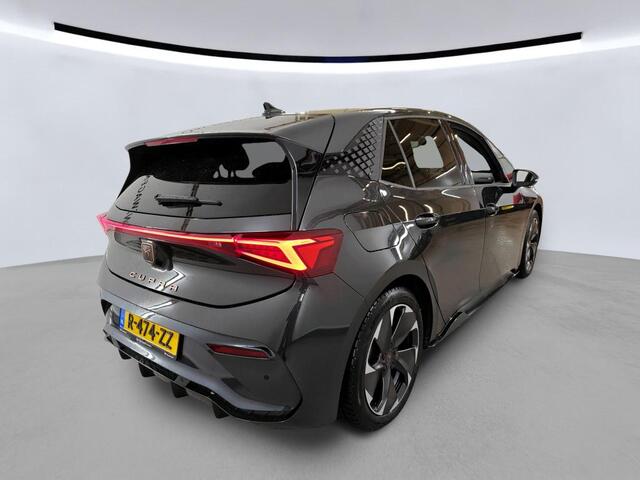 Cupra Born Essential 62 kWh / PARK. SENSOREN/ GETINT GLAS/ NAVI/ CLIMA/ 19" LMV